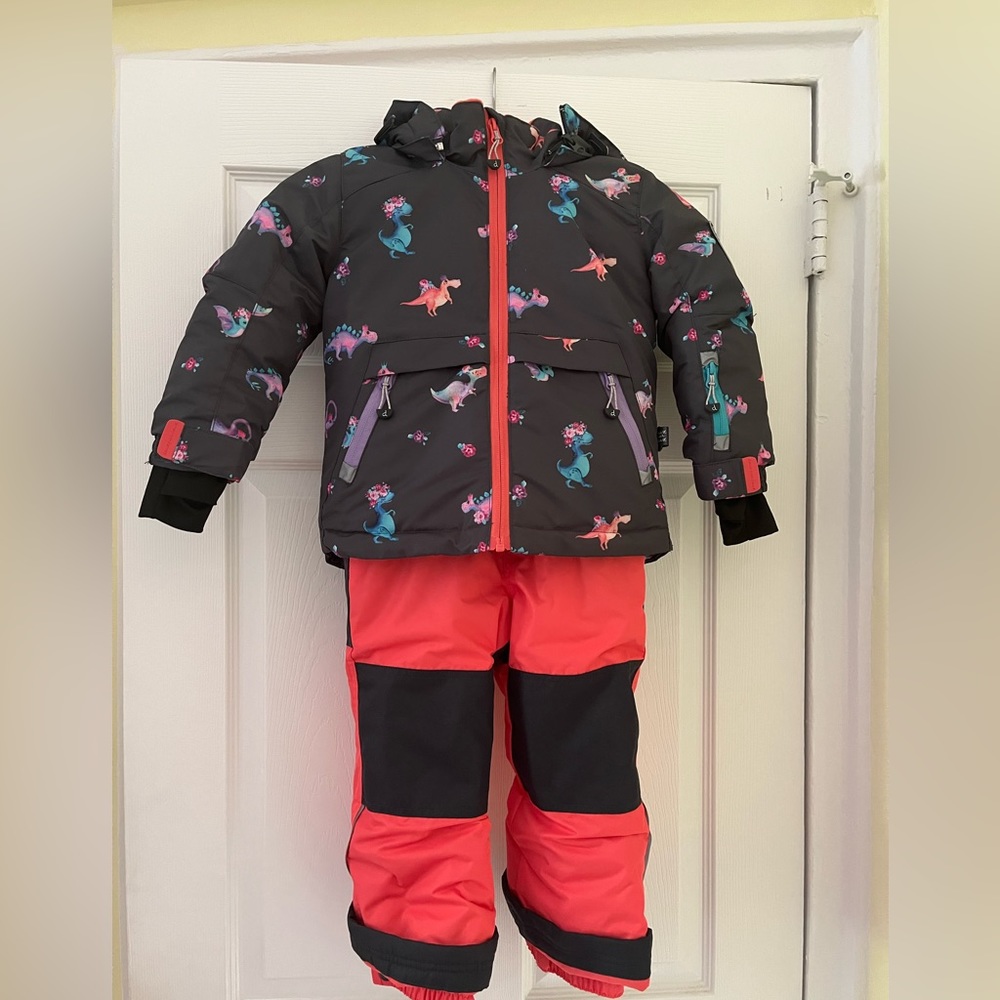 Super warm and insulated toddler snow suit